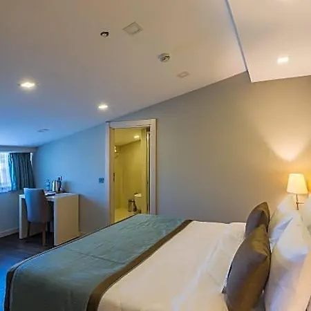 Hotell Monapart Mecidiyekoy 4*