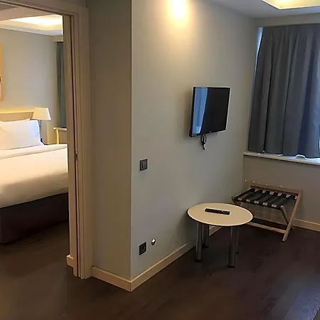 Monapart Mecidiyekoy Hotell 4*