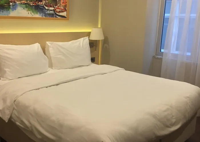 Molton Monapart Mecidiyekoy Otel