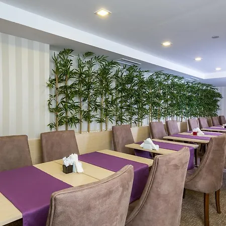 Molton Monapart Mecidiyekoy Hotell 4*