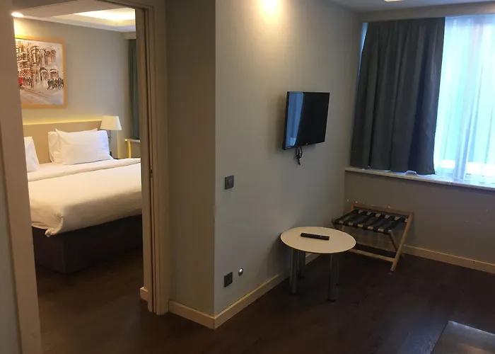 Molton Monapart Mecidiyekoy Hotel