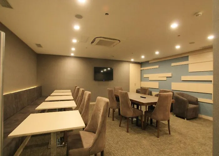 Molton Monapart Mecidiyekoy Hotel