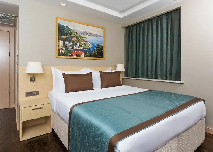 Molton Monapart Mecidiyekoy Hotel 4*