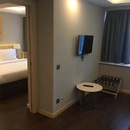 Molton Monapart Mecidiyekoy Hotel